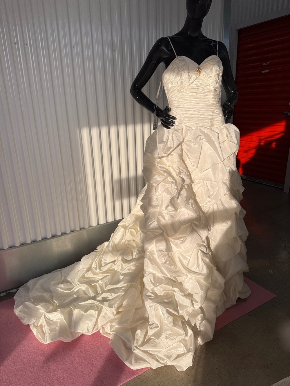 Vintage Impression Bridal Ivory Ruffle Wedding Gown Size 12 Princess Train